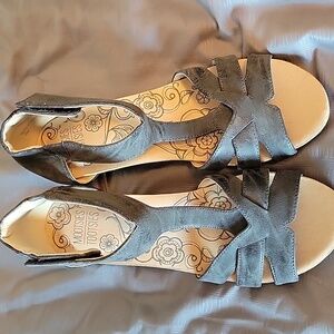 Mootsie Tootsie Wedge Sandal